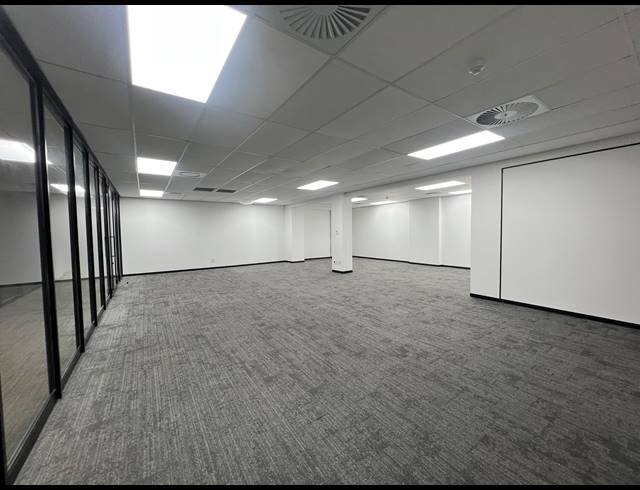 141M² OFFICE TO LET IN SANDHURST